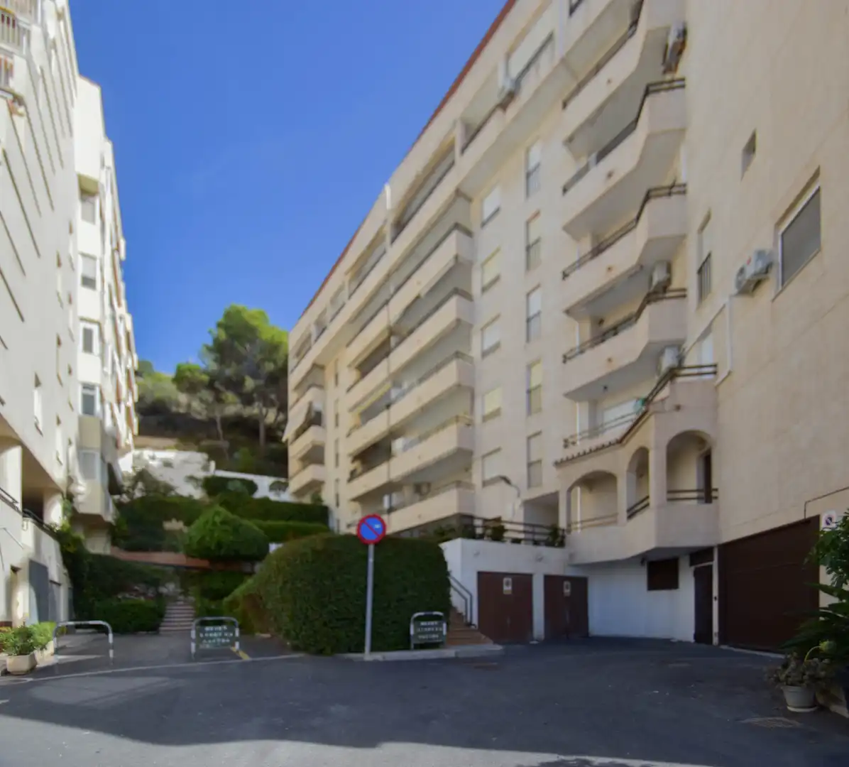 Außenansicht von Wohnungen zum Verkauf in Almuñécar mit Klimaanlage, Terrasse und Möbliert