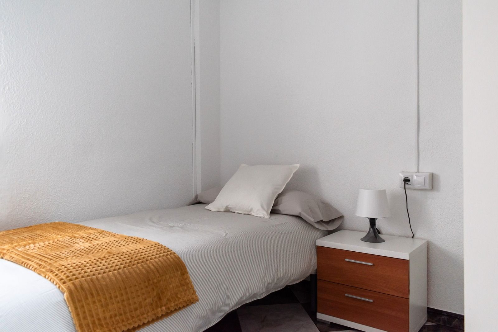 Flat to rent in Calle Poeta Manuel de Góngora, Cervantes