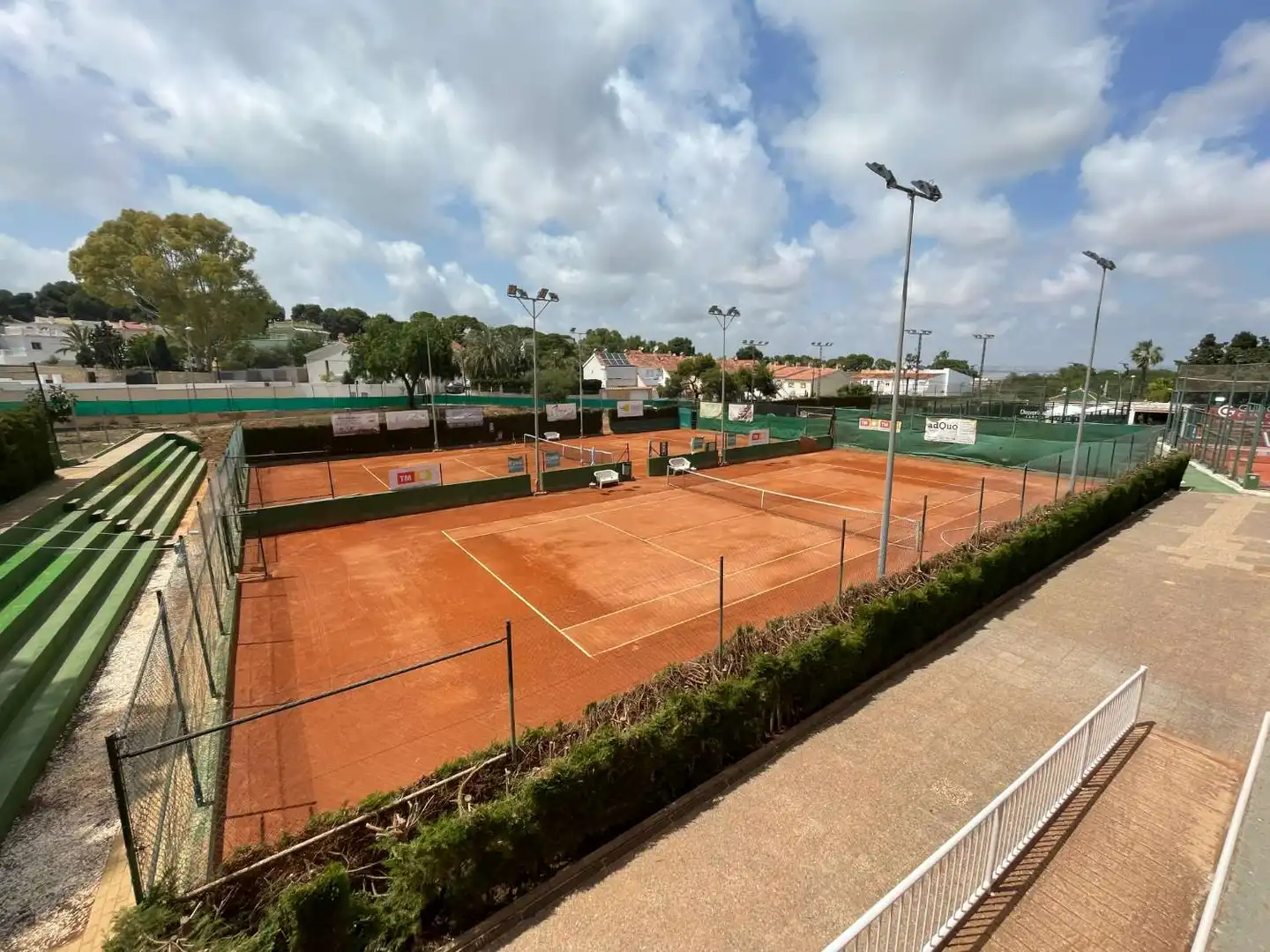 Vista exterior de Casa o xalet en venda en Torrevieja amb Aire condicionat, Calefacció i Traster