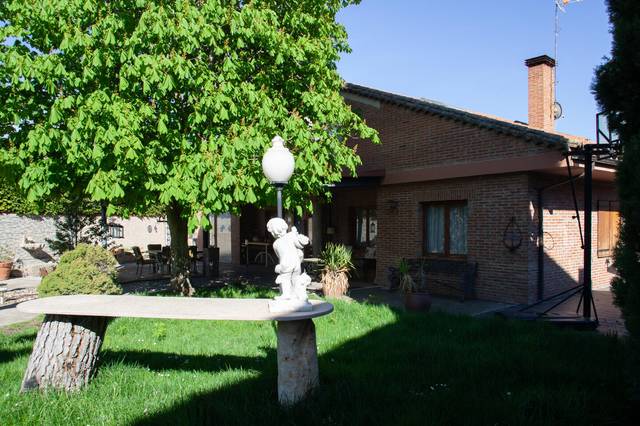 Casa-chalet en Venta en Monterrubio de Armuña