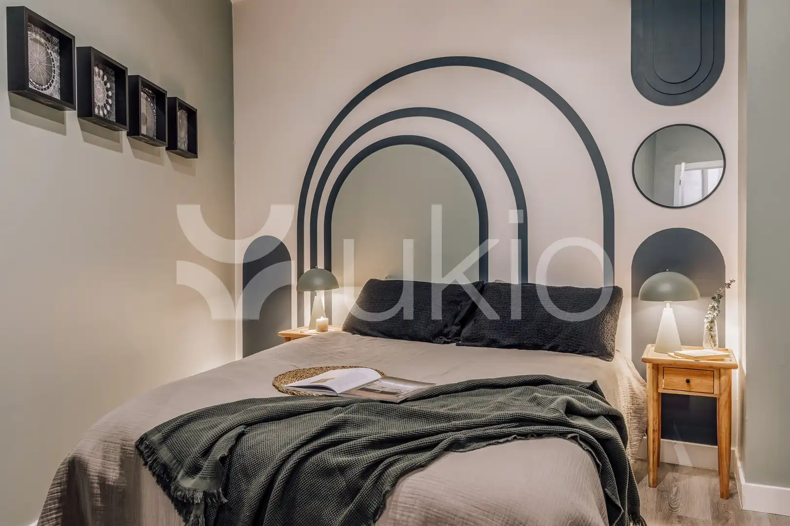 Dormitori de Apartament de lloguer en Madrid amb Aire condicionat, Calefacció i Moblat