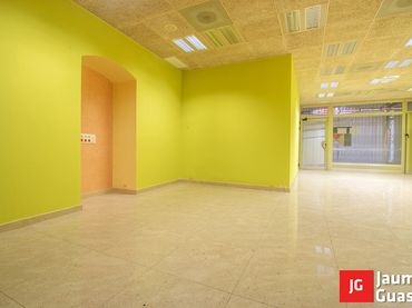 Local comercial en alquiler en Plaça de la Vila 5