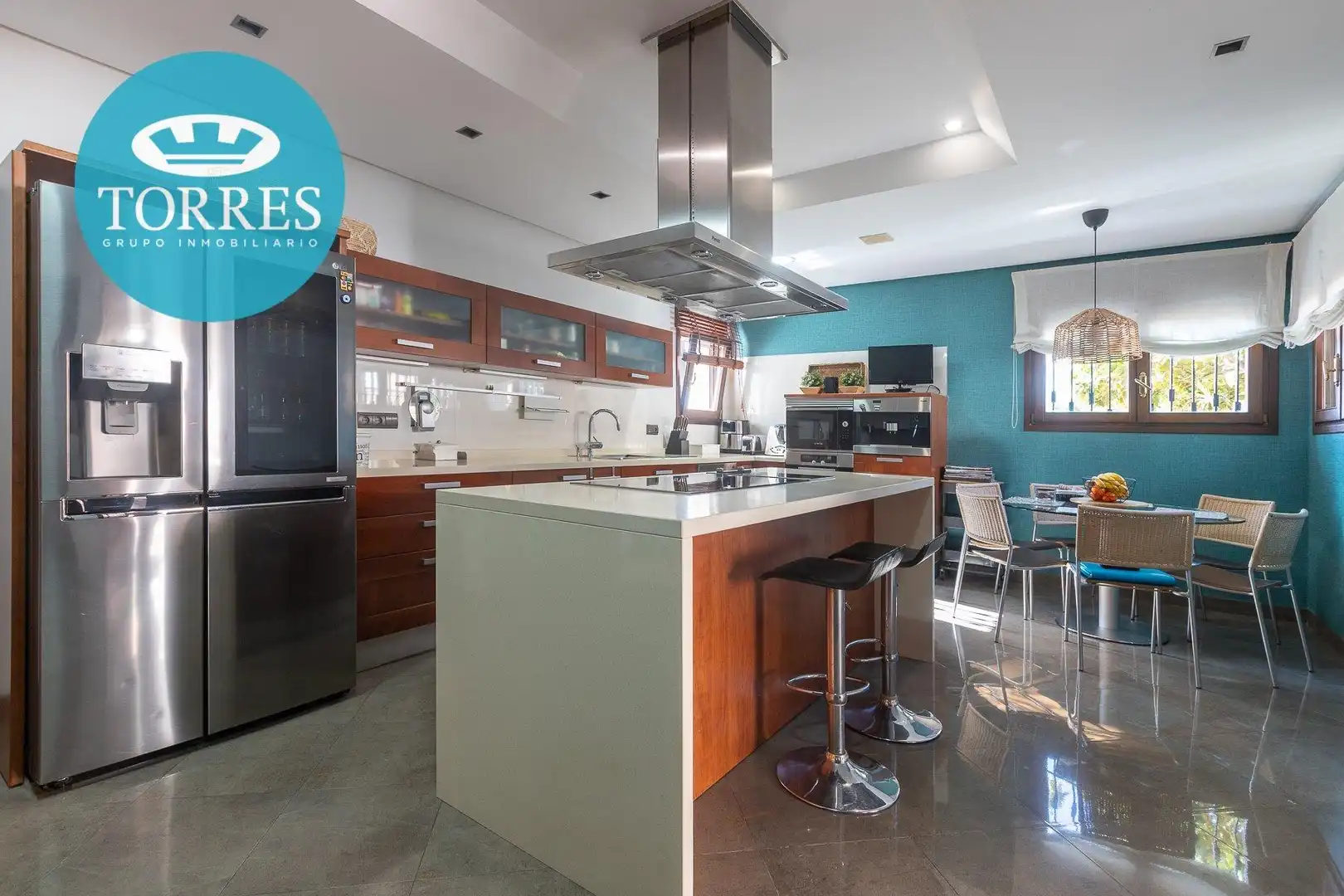 Cocina de Casa o chalet en venta en Málaga con Aire acondicionado, Calefacción y Jardín privado