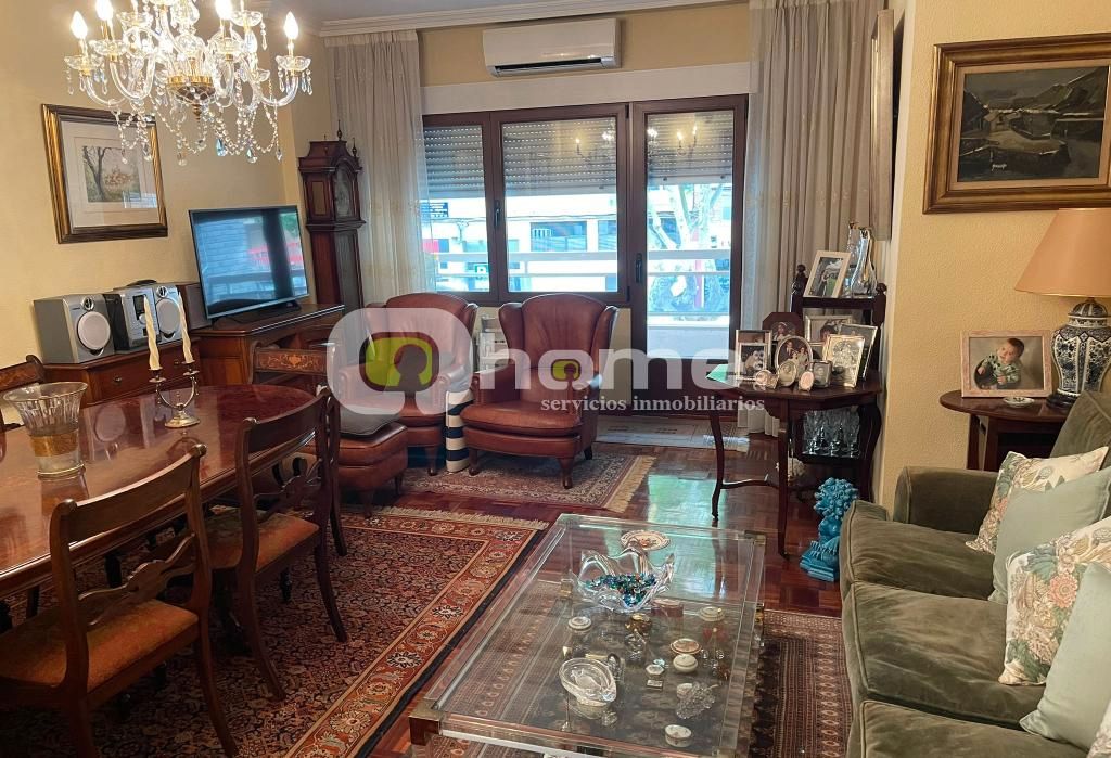 Living room of Flat for sale in Zamora Capital   with Air Conditioner, Heating and Parquet flooring