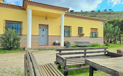 Vista exterior de Casa o xalet en venda en Casabermeja amb Calefacció, Jardí privat i Alarma