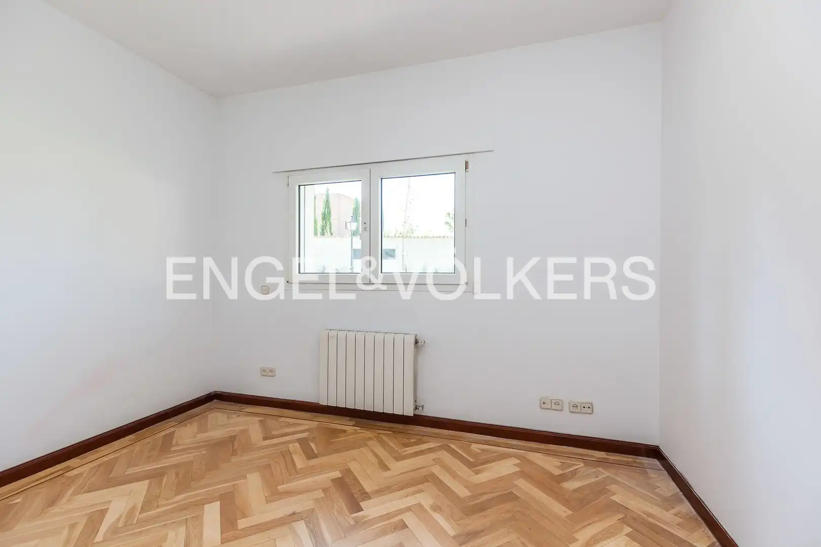 Bedroom of Houses for rent in Madrid  with Air Conditioner, Heating and Private garden