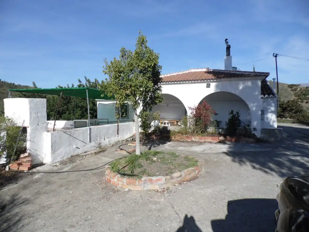 Casa rustica con giardino in vendita a Viñuela, imagen 2