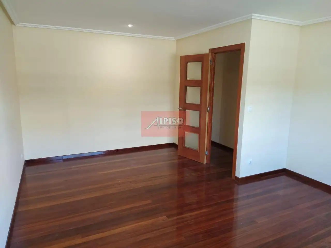 Apartments for rent in Ourense Capital   with Heating, Parquet flooring and Terrace