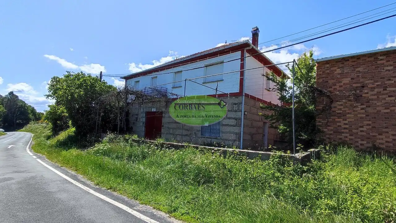 House with garden for sale in Maceda