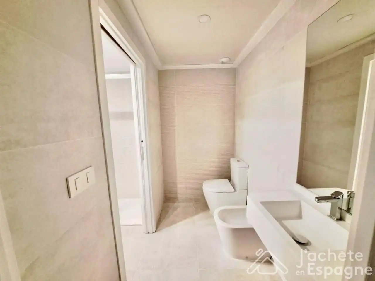 Baño de Piso en venta en Vinaròs con Aire acondicionado, Terraza y Amueblado