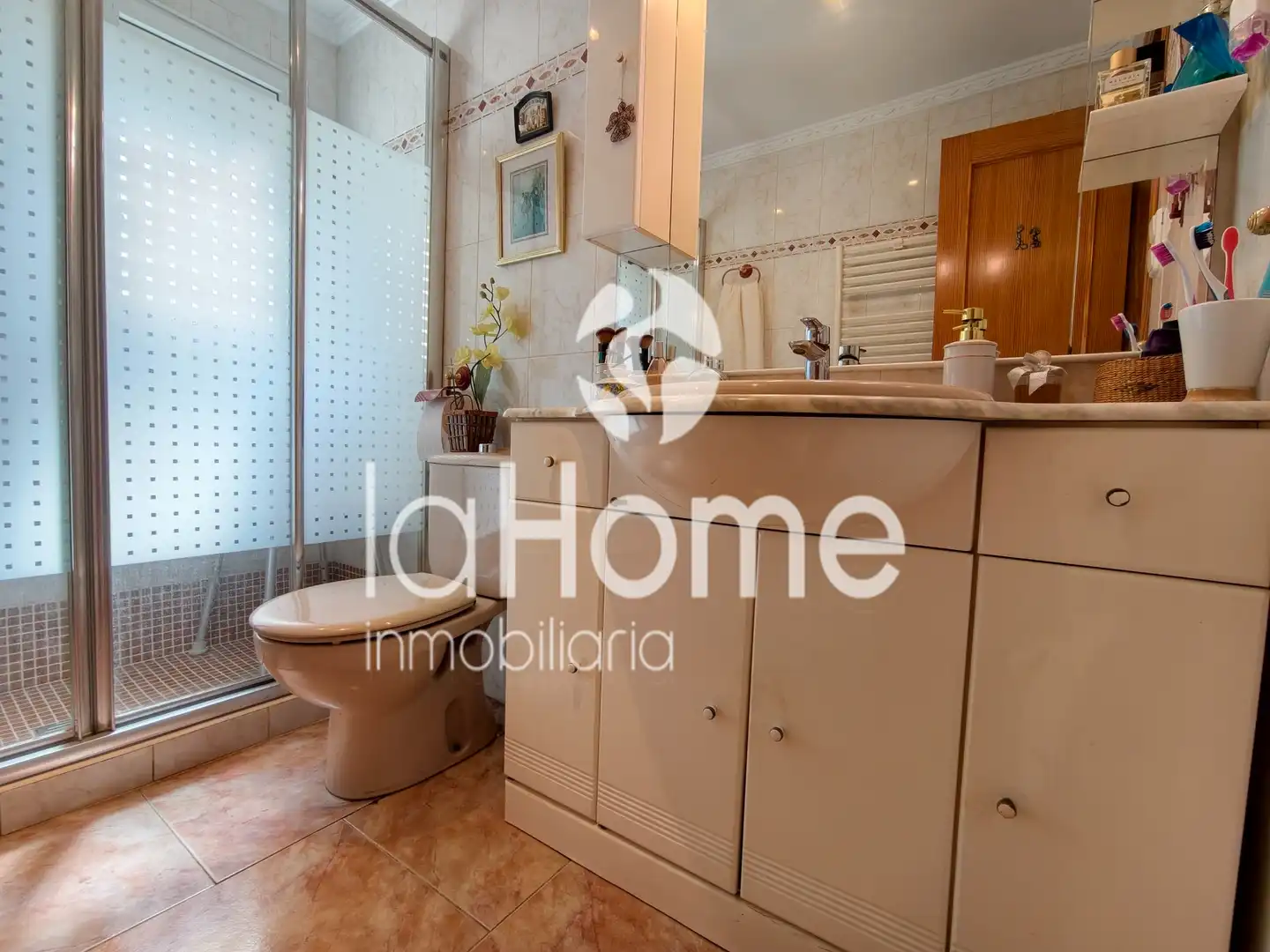 Baño de Casa o chalet en venta en L'Eliana con Aire acondicionado, Calefacción y Jardín privado