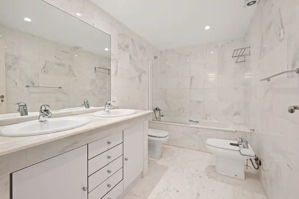 Baño de Planta baja en venta en Ojén con Aire acondicionado, Jardín privado y Terraza