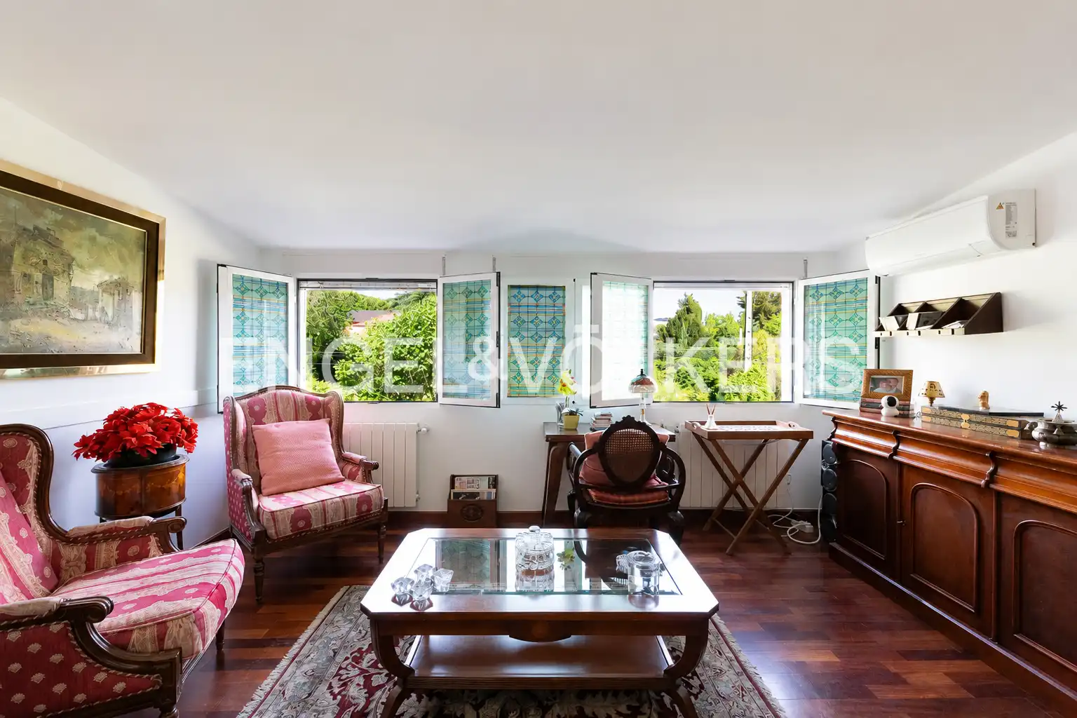 Living room of Houses for sale in Majadahonda  with Air Conditioner, Heating and Private garden