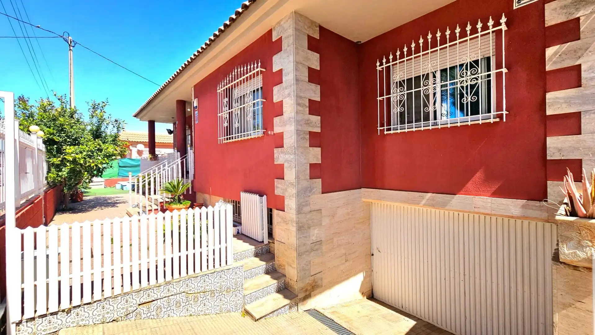 Vista exterior de Casa o chalet en venta en Cartagena con Aire acondicionado, Jardín privado y Piscina