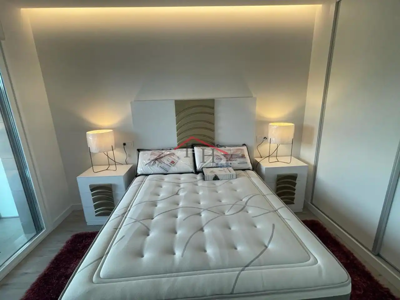Habitación de Apartamento de alquiler en León Capital  con Calefacción, Parquet y Terraza