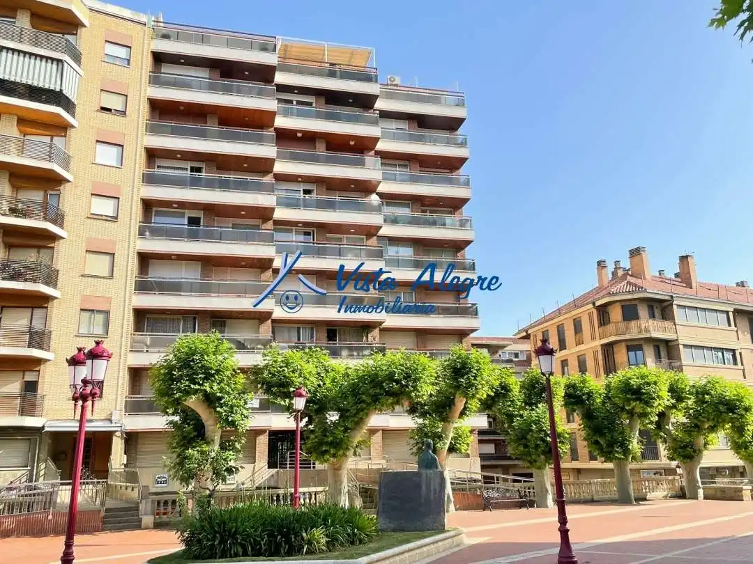 Außenansicht von Wohnung zum Verkauf in Haro mit Heizung, Terrasse und Abstellraum