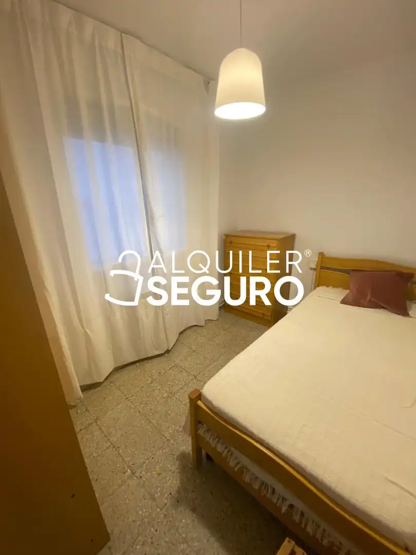 Habitación de Piso de alquiler en Guadalajara con Calefacción, Terraza y Amueblado