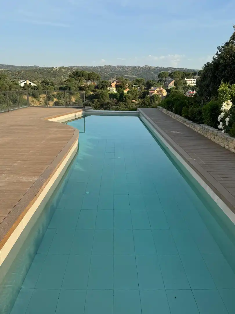 Piscina de Casa o xalet en venda en Las Rozas de Madrid amb Aire condicionat, Calefacció i Jardí privat