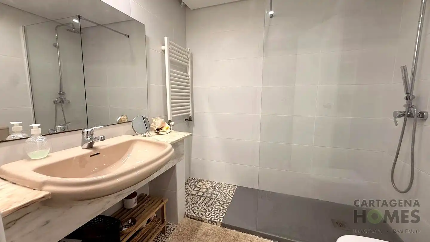 Bathroom of Ground floor for sale in Cartagena  with Air Conditioner, Private garden and Terrace