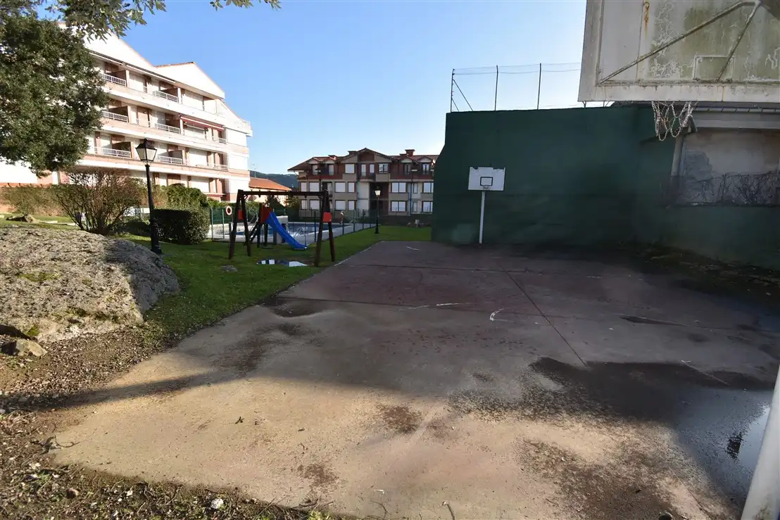 Aparcament de Àtic en venda en Noja amb Calefacció, Terrassa i Piscina comunitària