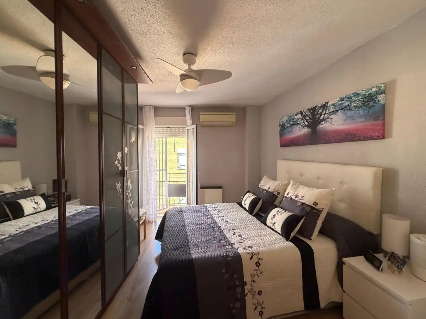 Bedroom of Flat for sale in Madrid  with Air Conditioner, Heating and Terrace
