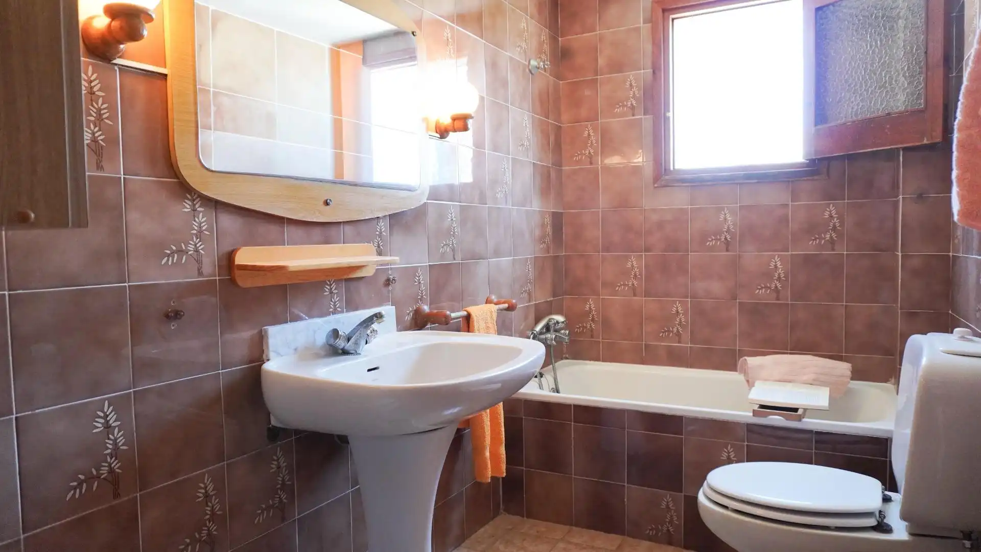Badezimmer von Dachboden zum Verkauf in El Puig de Santa Maria mit Privatgarten, Terrasse und Balkon