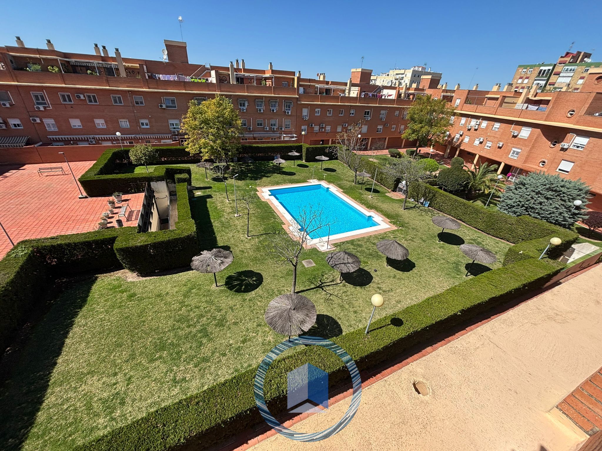 Jardín de Piso en venta en Montequinto con Piscina