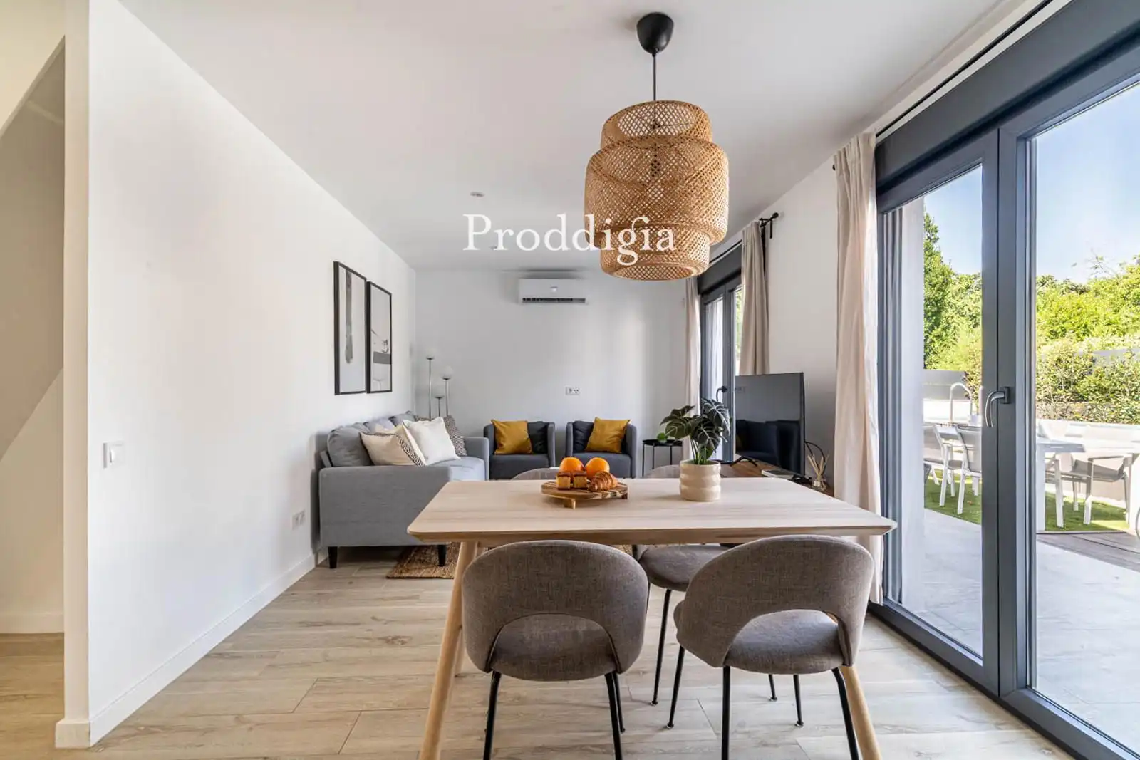 Living room of Houses for rent in Sant Cugat del Vallès  with Air Conditioner, Storage room and Swimming Pool