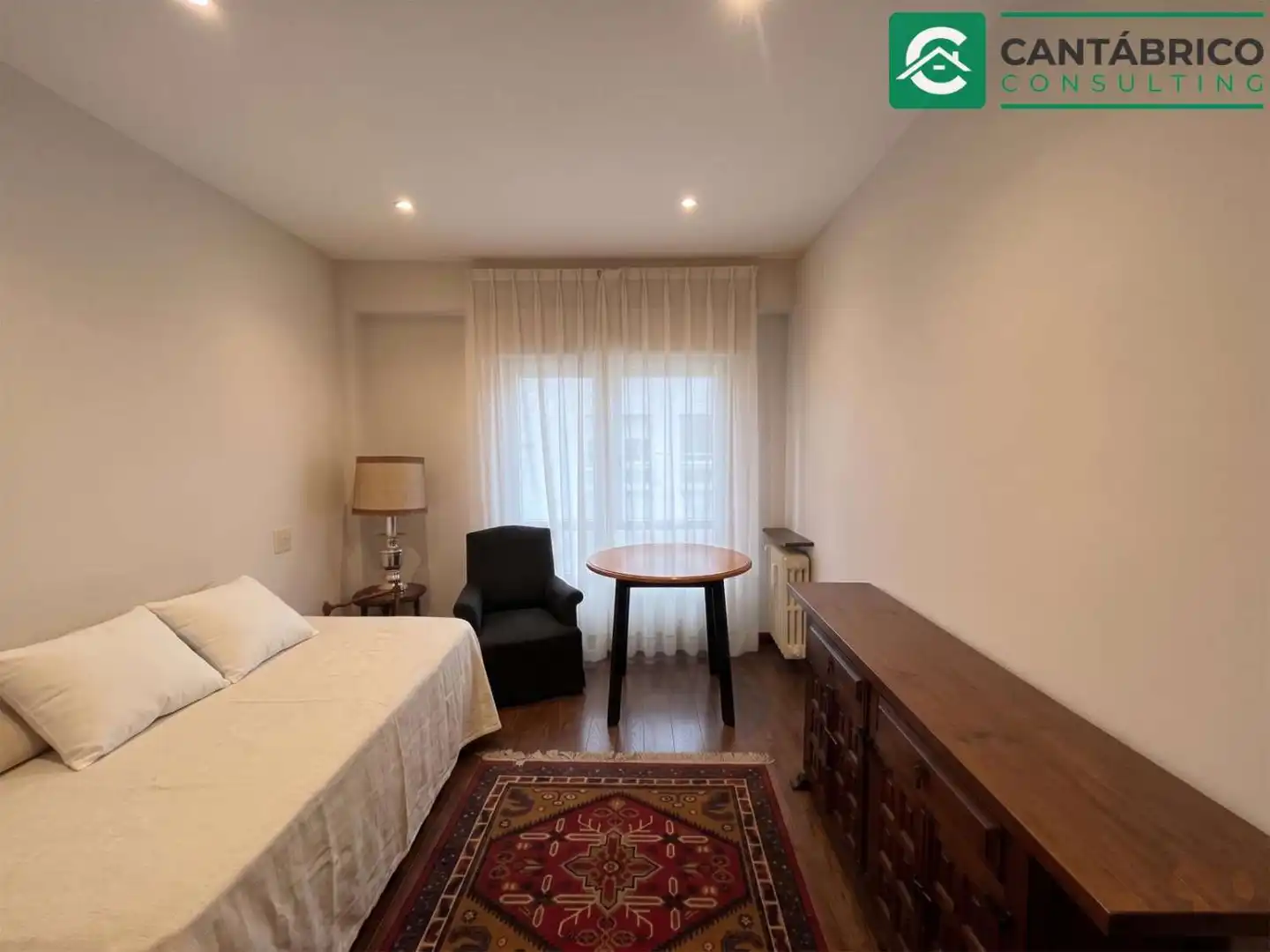 Bedroom of Flat for sale in Gijón   with Heating, Parquet flooring and Furnished