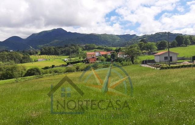 Terreno residencial en Venta en Calle Luis Armiñán en Nava