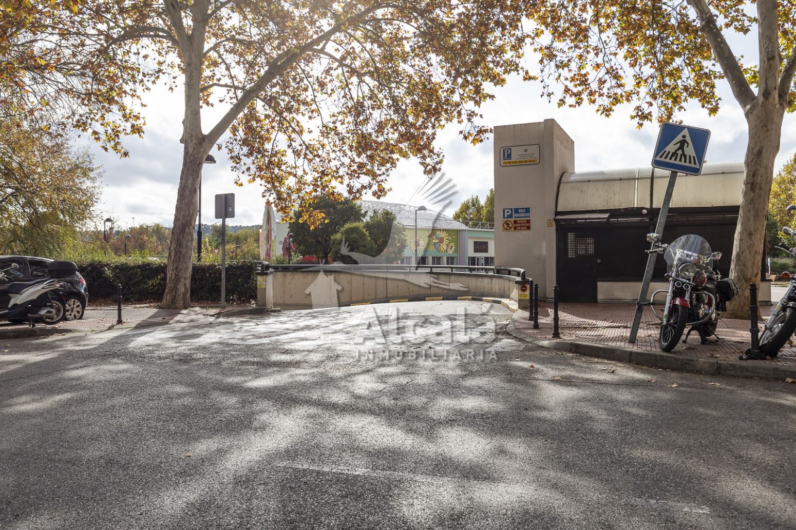 Exterior view of Garage for sale in Alcalá de Henares
