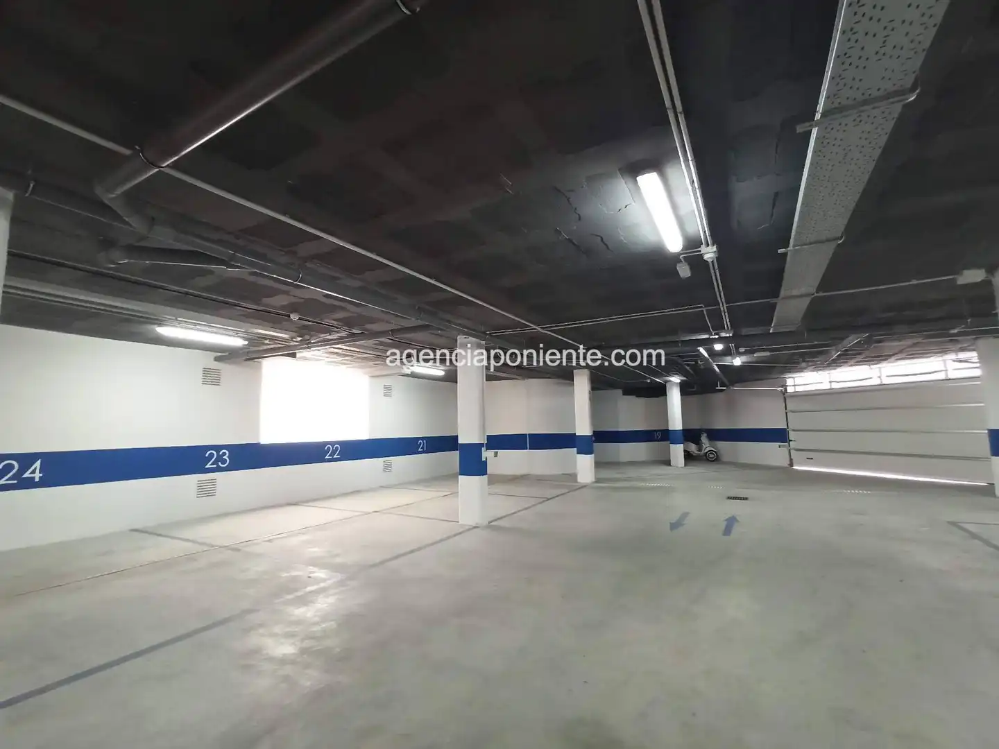 Parking de Piso de alquiler en Benidorm con Aire acondicionado, Calefacción y Terraza