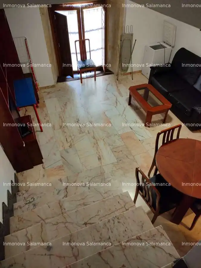 Sala d'estar de Dúplex de lloguer en Salamanca amb Calefacció i Moblat