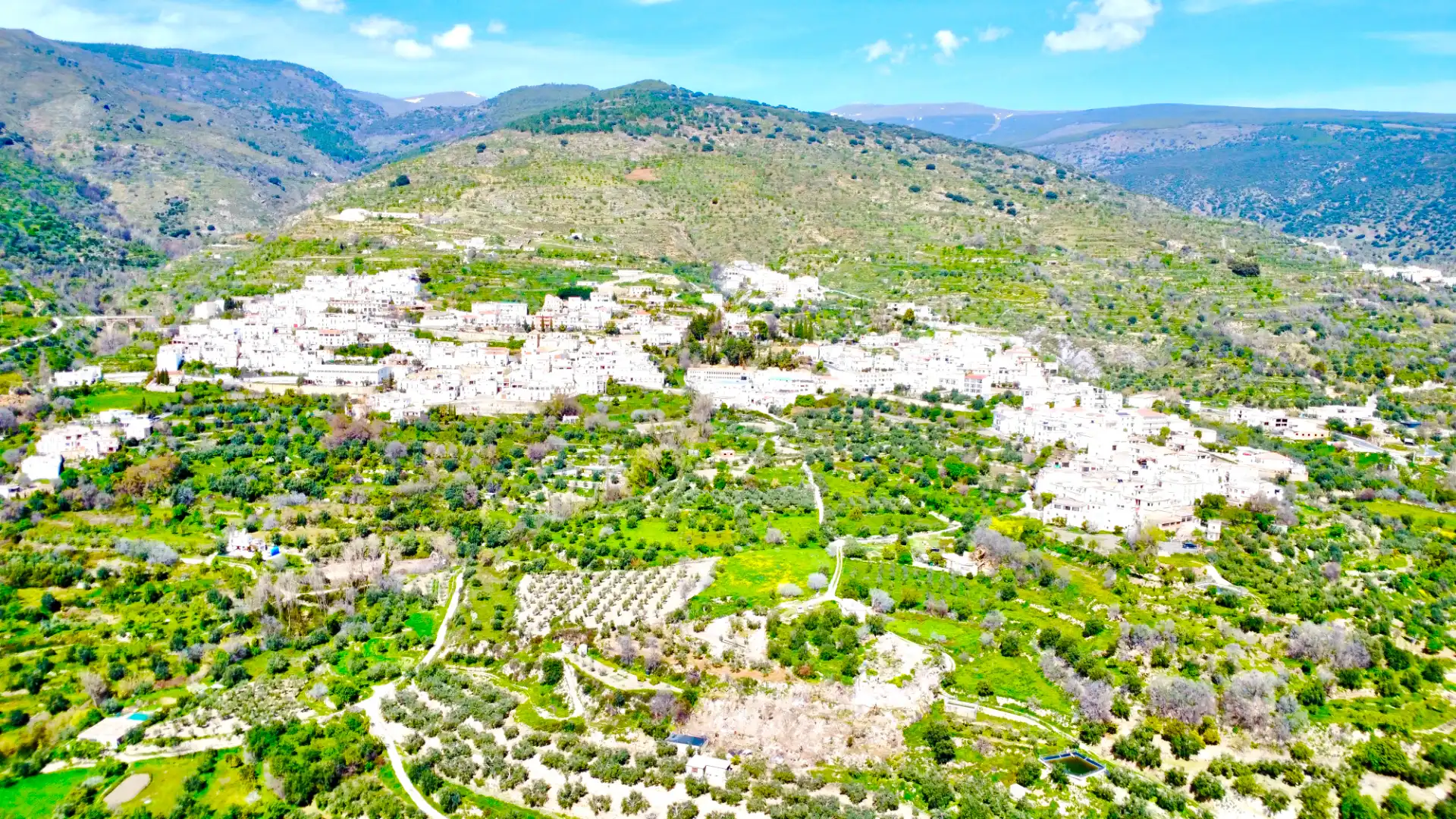 Vista exterior de Casa o xalet en venda en Válor amb Aire condicionat, Calefacció i Terrassa