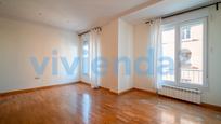 Bedroom of Flat for sale in  Madrid Capital  with Air Conditioner and Heating