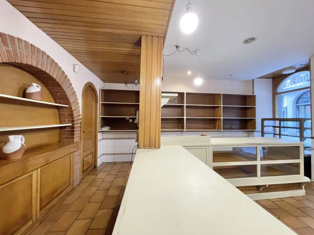 Local comercial en alquiler en San Frantzisko Kalea, imagen 3