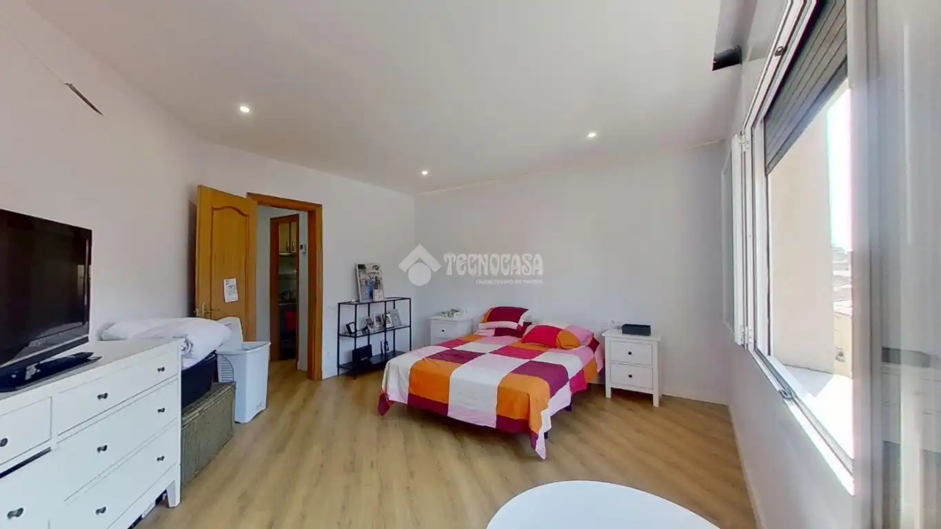 Habitación de Piso en venta en Barberà del Vallès con Calefacción y Balcón