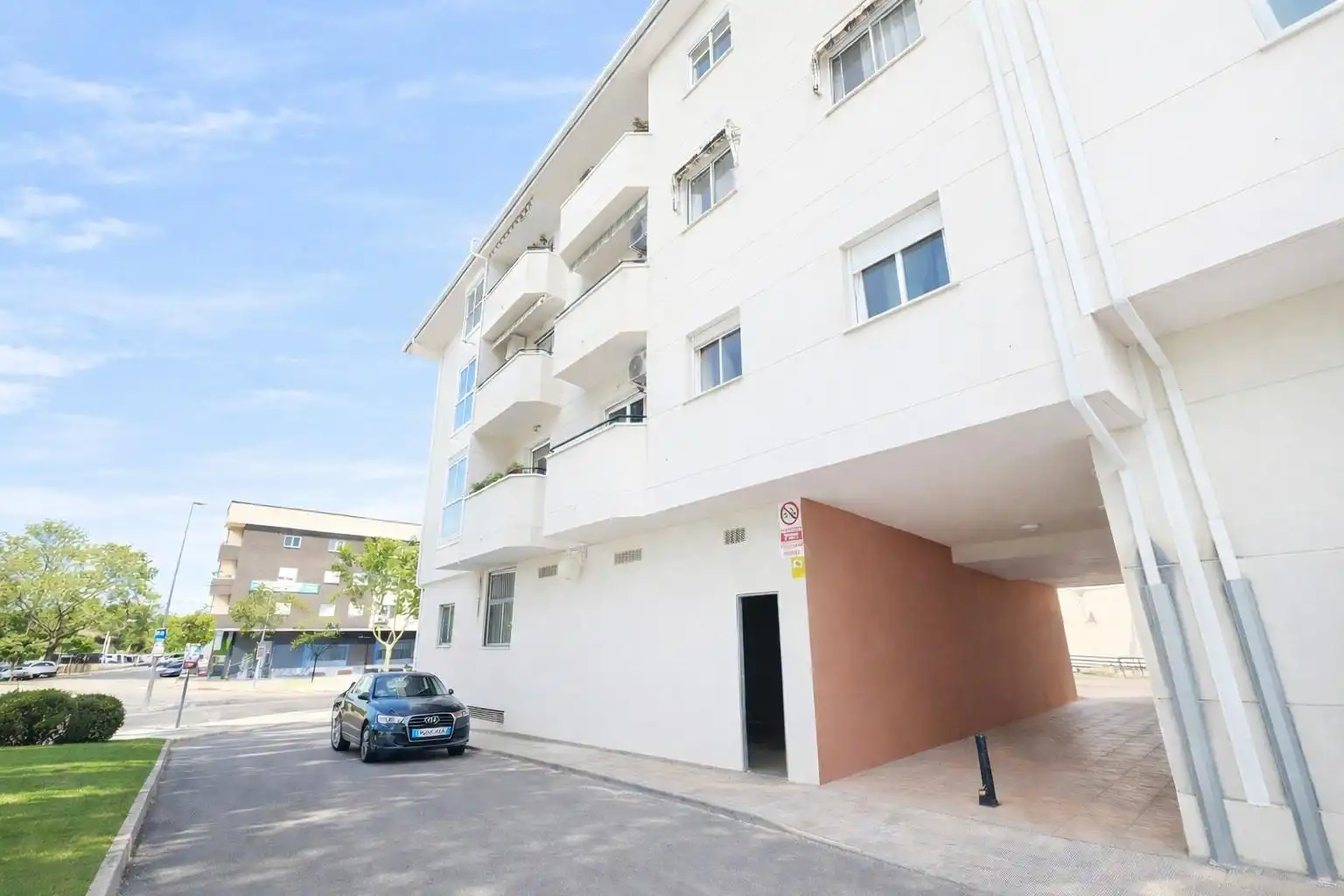 Vista exterior de Local en venta en Plasencia
