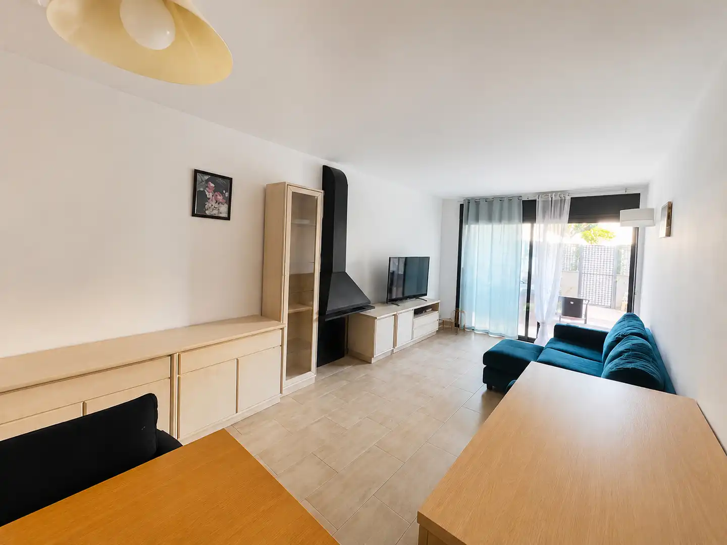 Sala de estar de Piso en venta en El Vendrell con Calefacción, Terraza y Piscina comunitaria