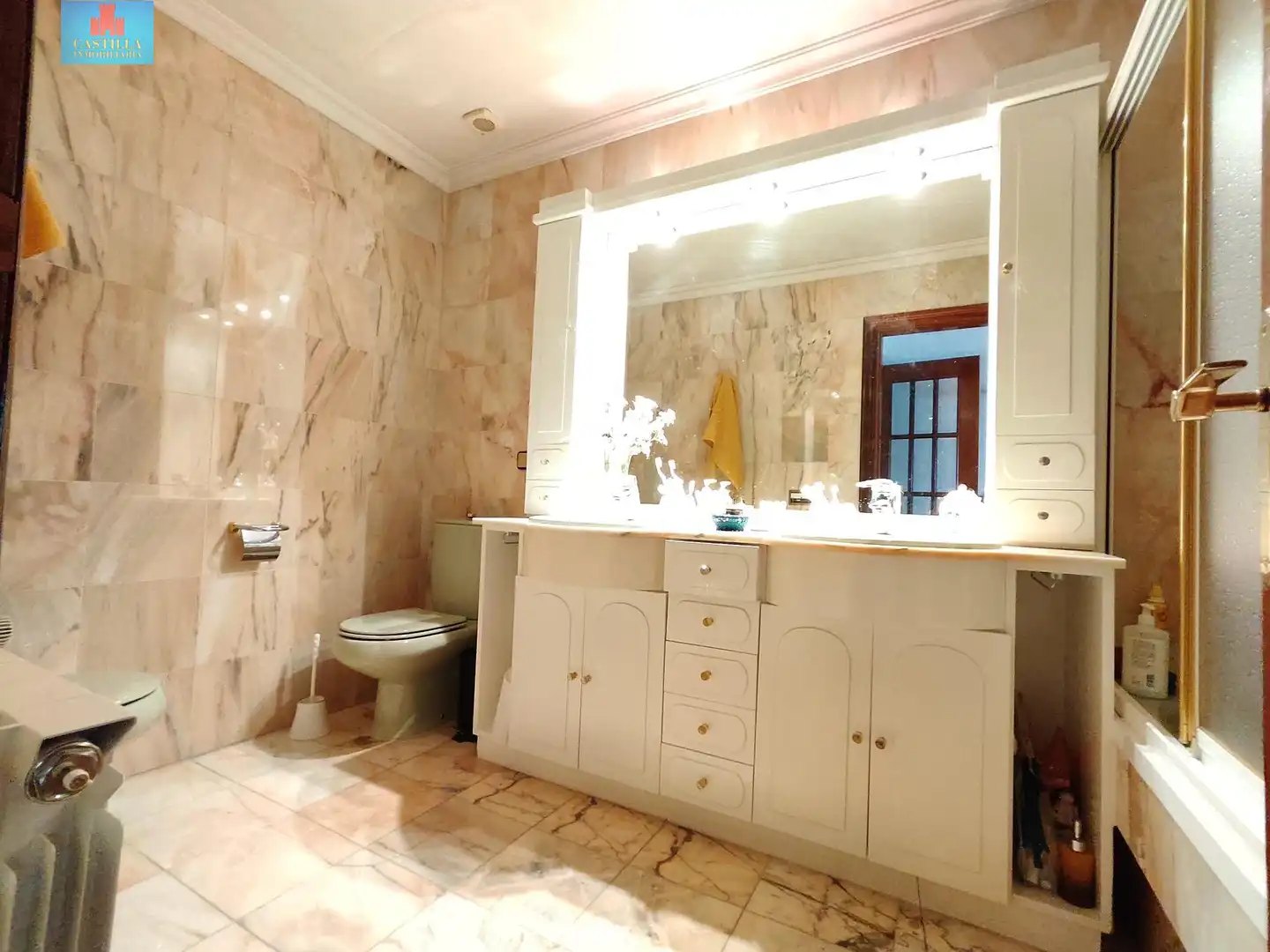 Baño de Casa o chalet en venta en Ávila con Calefacción, Terraza y Trastero