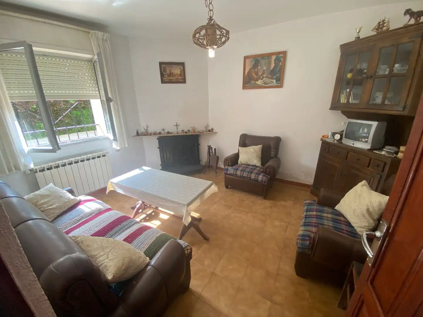 Sala d'estar de Finca rústica en venda en Villafranca Montes de Oca amb Calefacció, Jardí privat i Traster