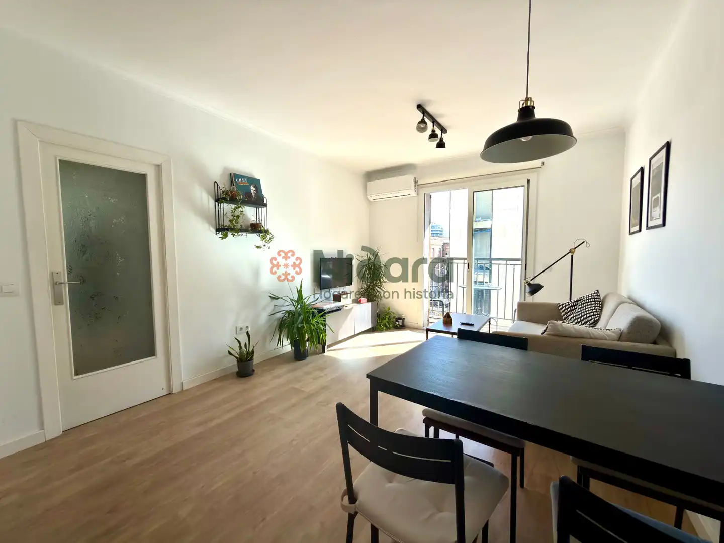 Living room of Flat for sale in Barcelona  with Air Conditioner, Heating and Parquet flooring