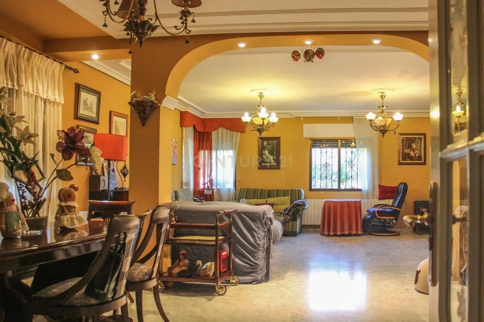 Sala d'estar de Casa o xalet en venda en Cáceres amb Aire condicionat, Jardí privat i Traster