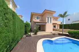 Xalet amb piscina en venda a Calle Río Alberche 22