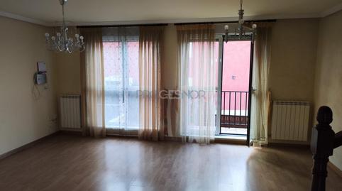 Foto 2 de Casa adosada en venda a Valdefresno, León