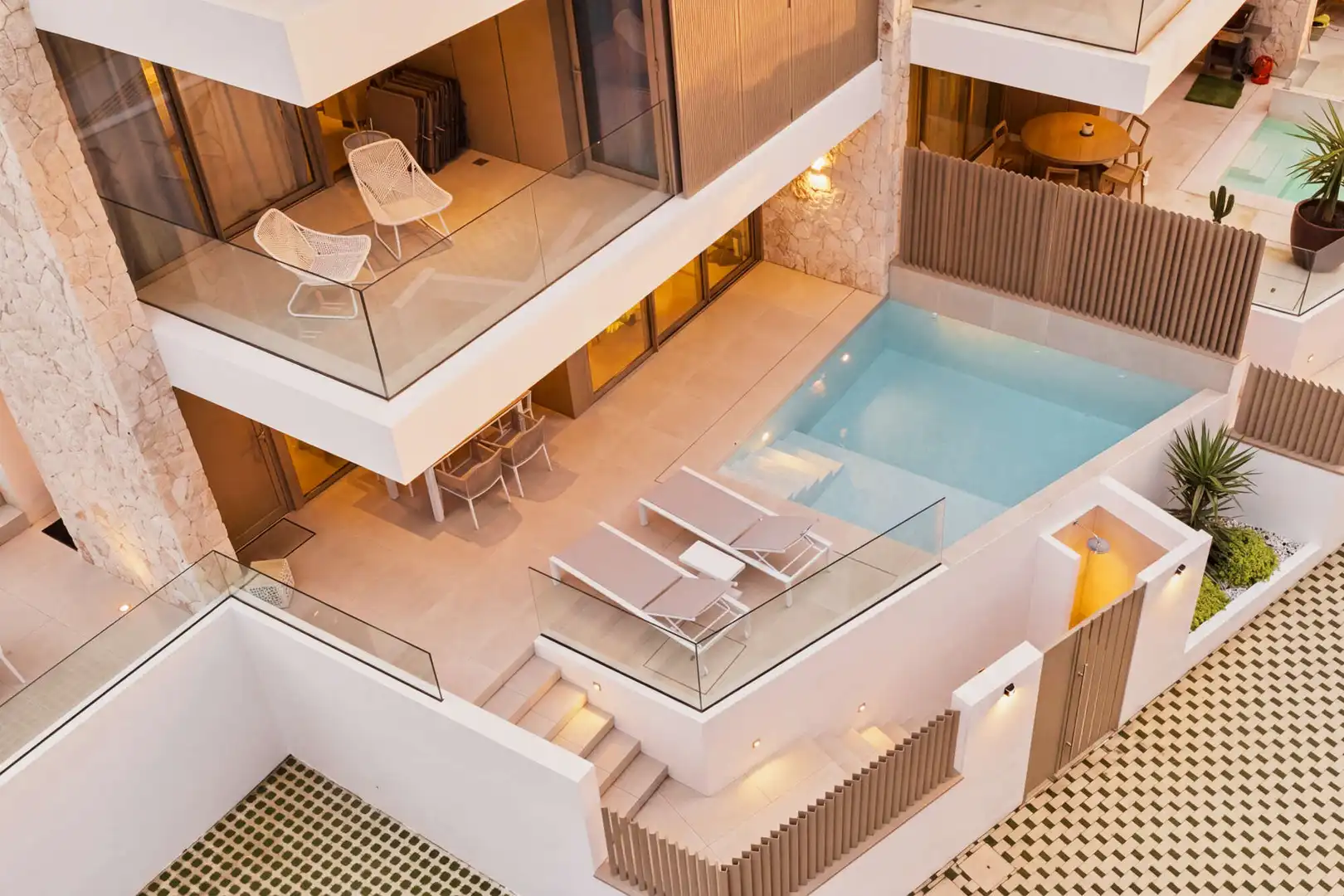 Schwimmbecken von Einfamilien-Reihenhaus zum Verkauf in Capdepera mit Klimaanlage, Terrasse und Möbliert