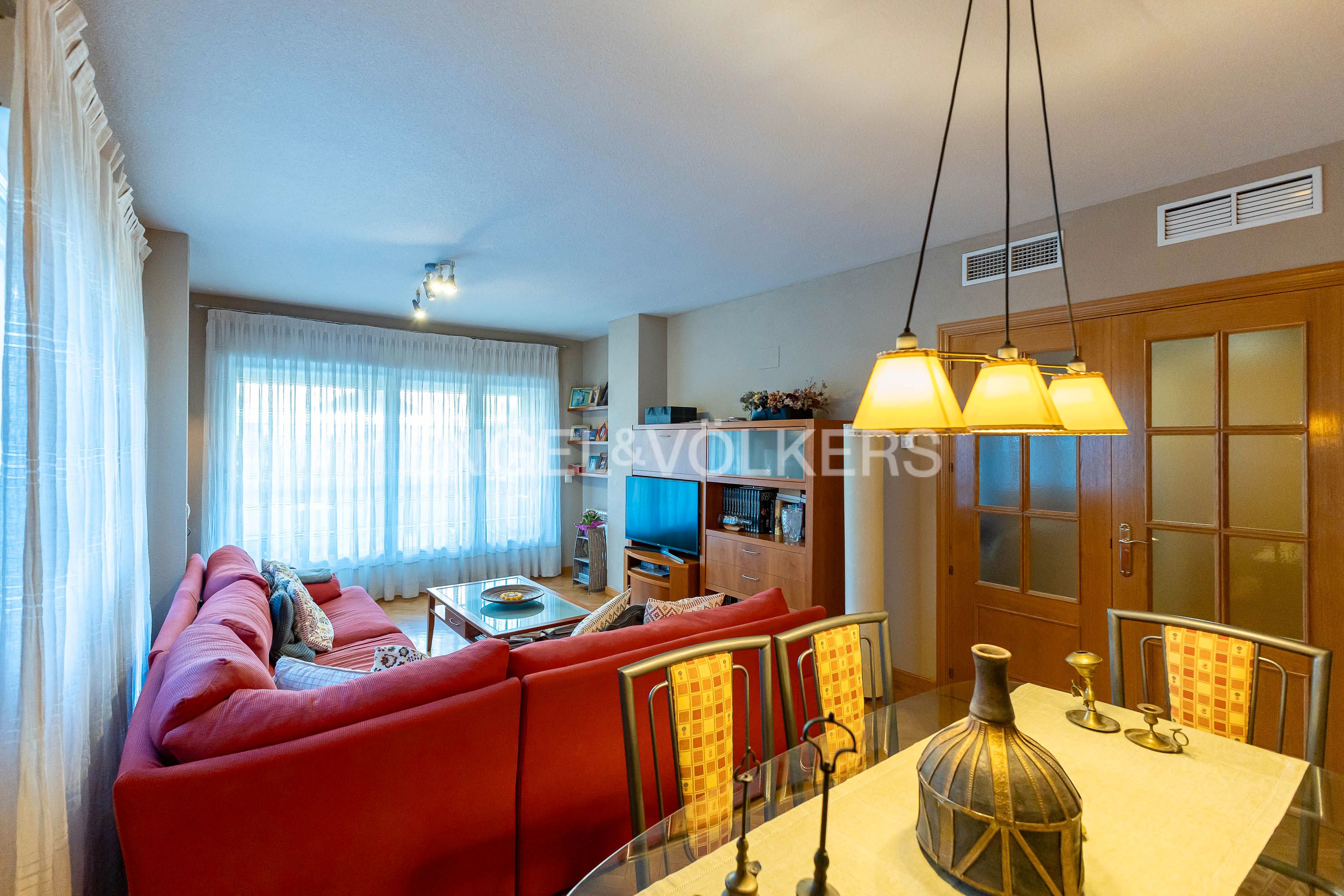 Living room of Apartment for sale in Majadahonda  with Heating, Private garden and Terrace