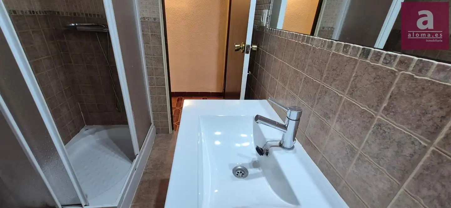 Bathroom of Flat for rent in Cáceres  with Furnished and Balcony