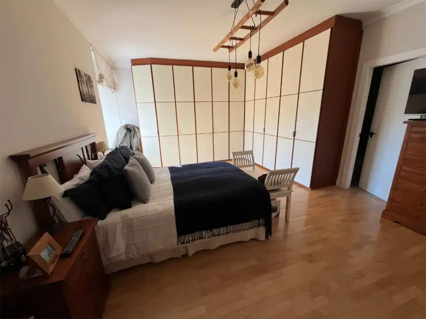 Dormitori de Pis en venda en  Granada Capital amb Aire condicionat, Piscina i Balcó