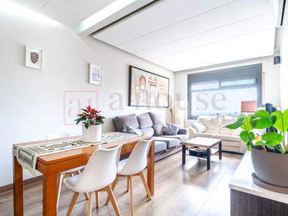 Living room of Flat for sale in  Barcelona Capital  with Air Conditioner, Heating and Alarm